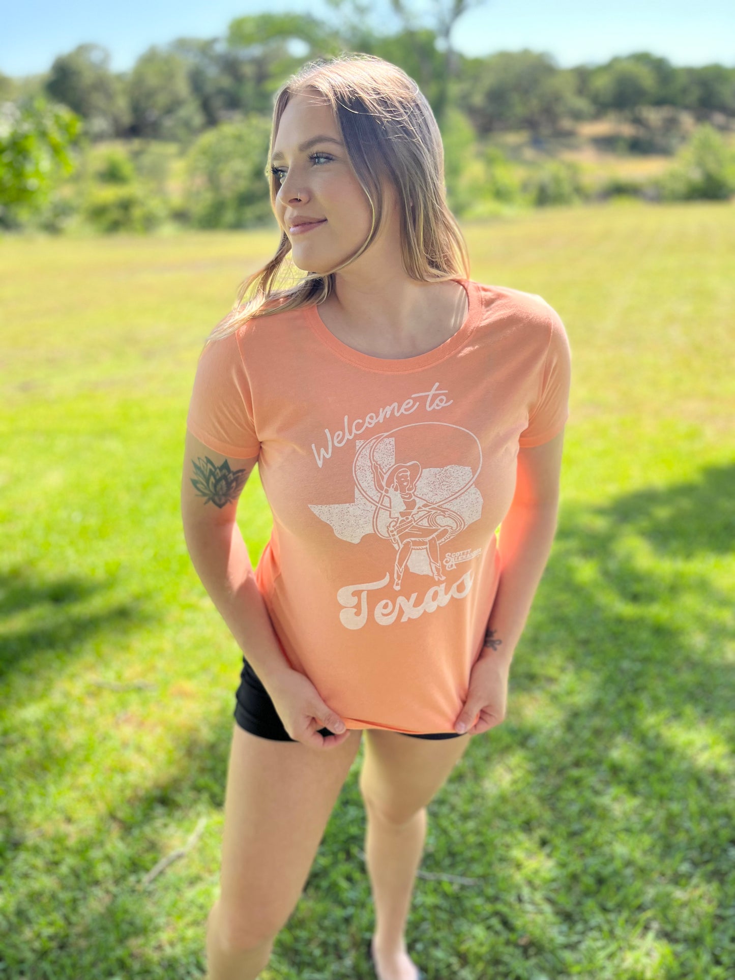 Salmon Scotty Alexander "Welcome To Texas" Women's T Shirt